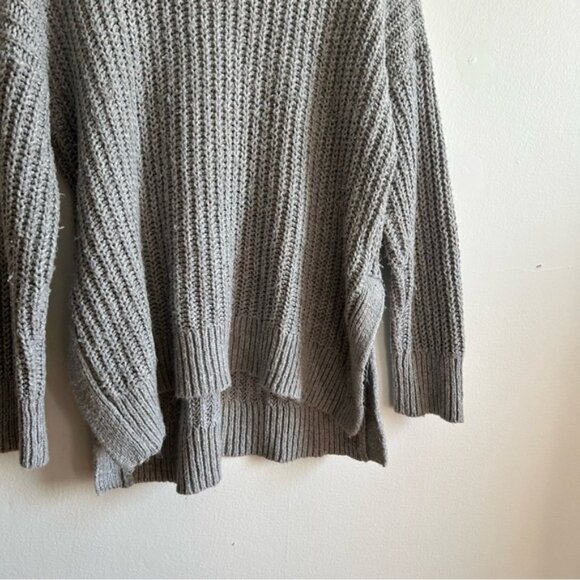 Aerie Grey Chunky Knit Relaxed Sweater - Picture 3 of 8